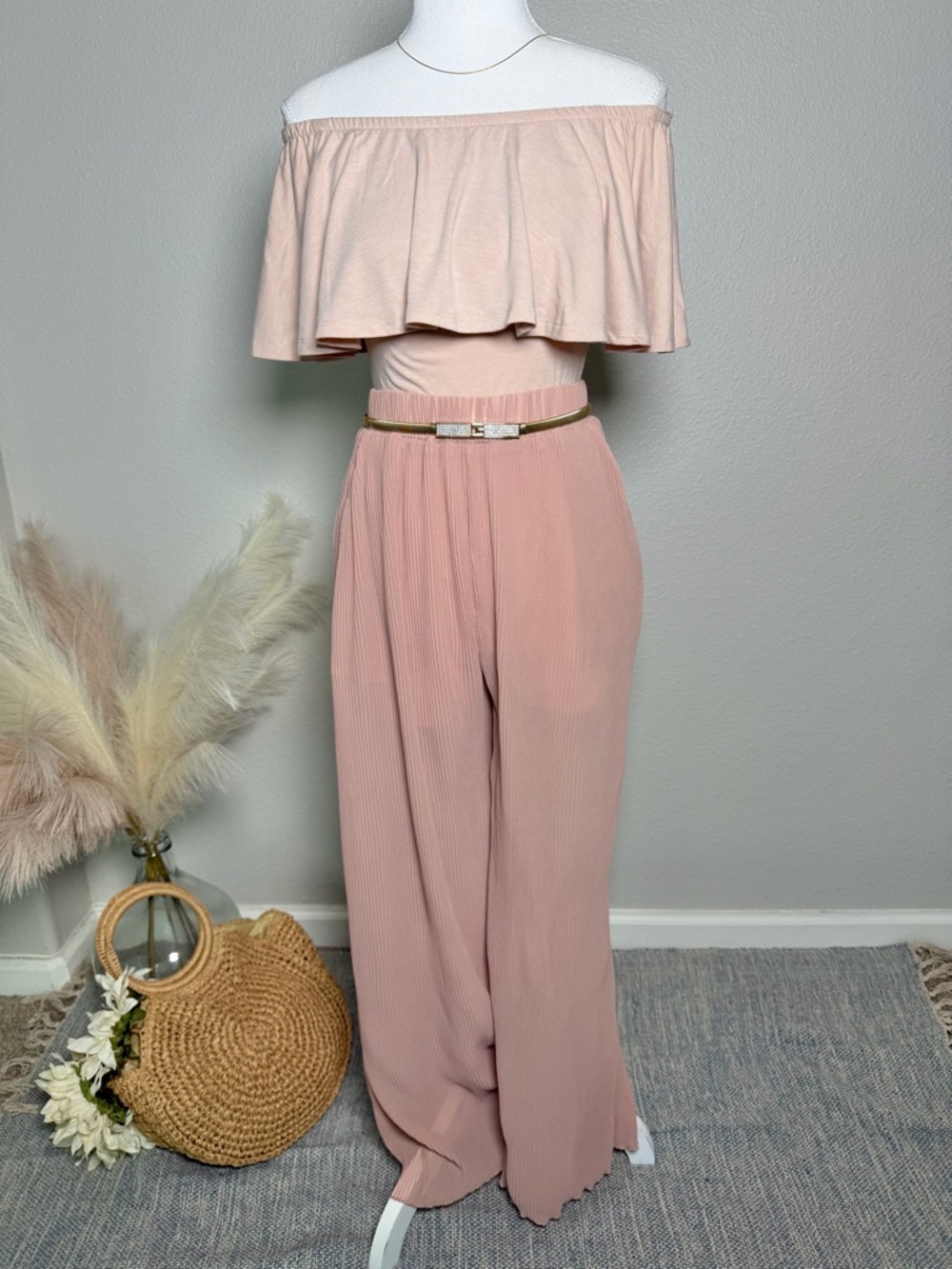 NWOT Zenana - Off-Shoulder Ruffle Bodysuit in Blush - Picture 4 of 15